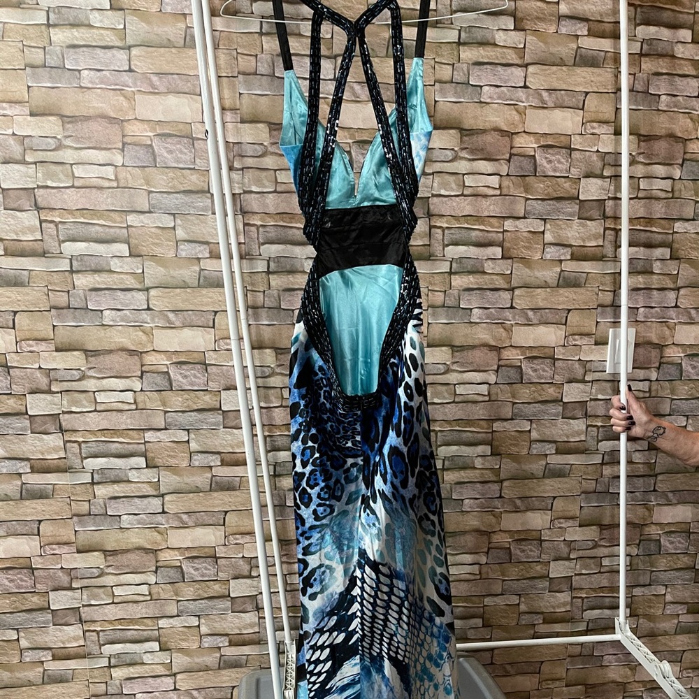 Prom Dress - Picture 2 of 5